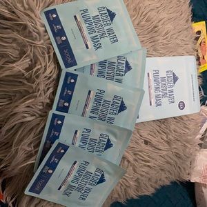 GLACIER WATER MOISTURE PLUMPING MASK